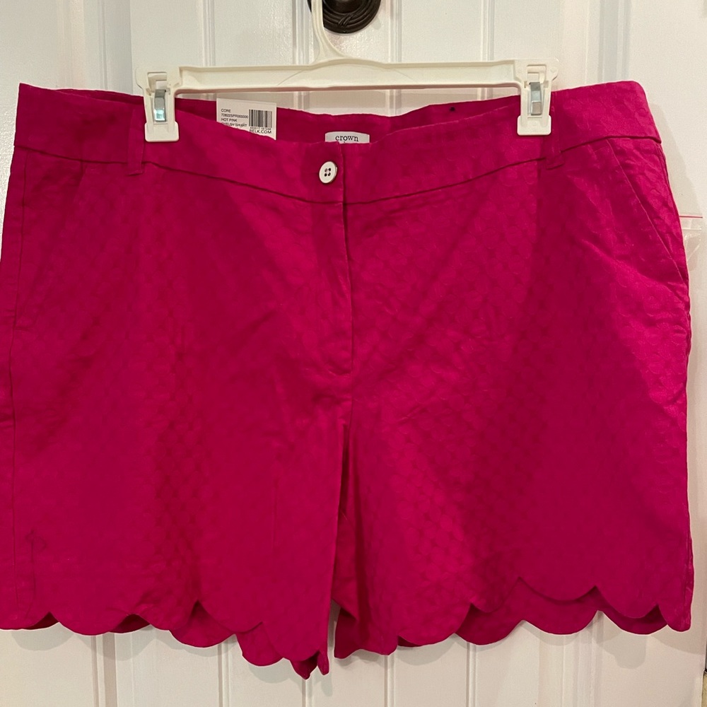 Crown & Ivy Shelby Shorts